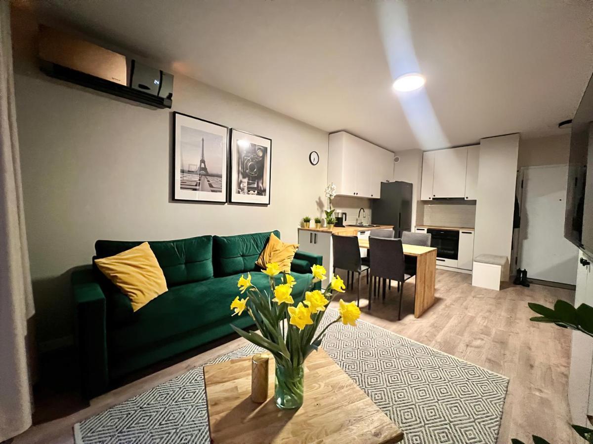 Milionowa 8 - Komfortowe Studio Z Garazem I Klimatyzacja Łódź Buitenkant foto